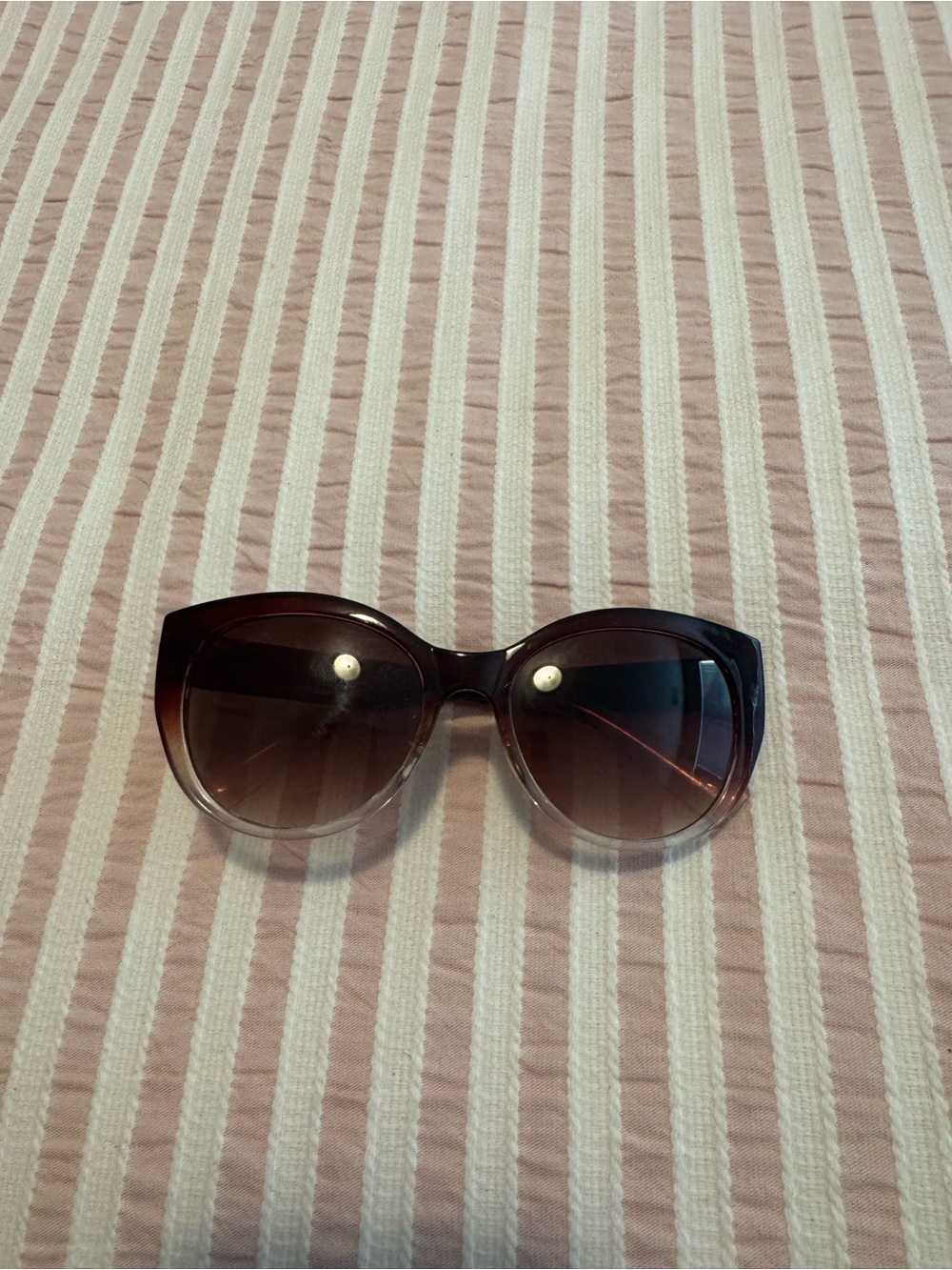 Women's Gradient Brown Oversized Sunglasses